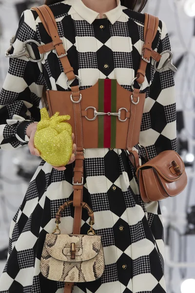 Look 14